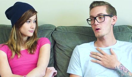 Решила проверить какой размер члена у моего соседа - оказалось, большой болт