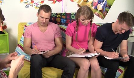 Русские парня довели до оргазма молодую студентку