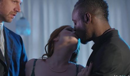 Чернокожий любовник трахает мою жену