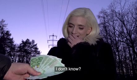 Чешская девушка не стала делать с себя недотрогу, а заработала деньги