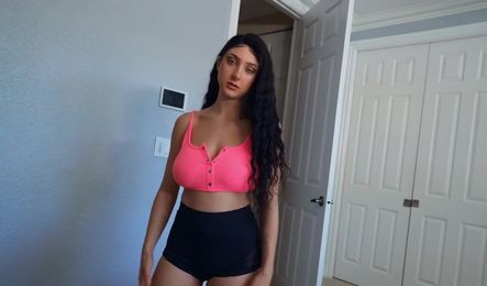 Грудастая сводная сестра зашла в комнату на секс