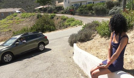 Латинка принимает член в мокрую киску