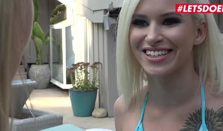 Две подруги дали соседу возле бассейна