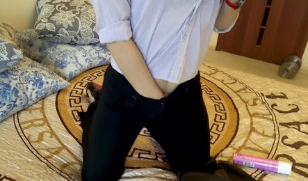 Зрелая мамка расслабилась после работы