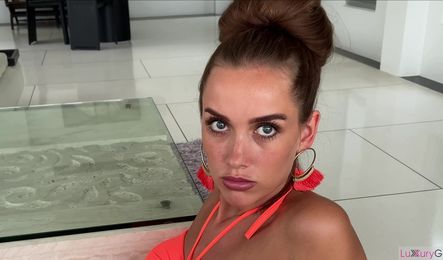 Девушка из Питера и ее друг занимаются сексом в порно от первого лица