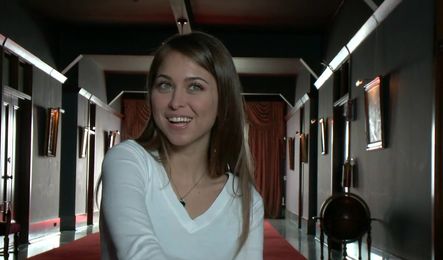 Красотка Райли получила кайф от жесткого порно