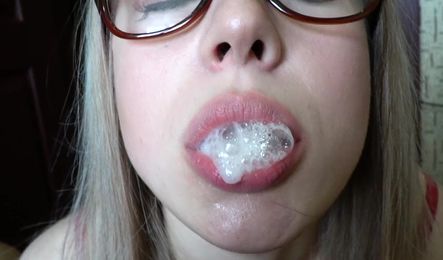 Домашний глубокий минет со спермой в рот