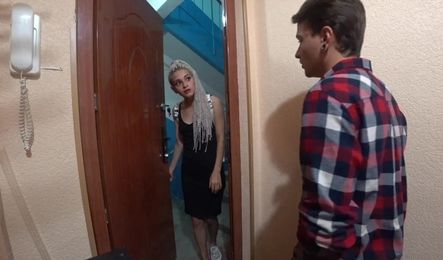 Русская девушка дала в попу за деньги