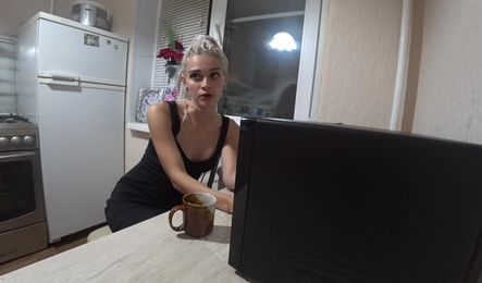 Русская девушка дала в попу за деньги