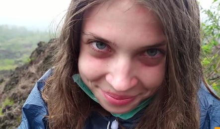 Ника и ее парень занялись сексом во время похода