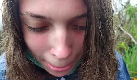 Ника и ее парень занялись сексом во время похода