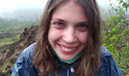 Ника и ее парень занялись сексом во время похода