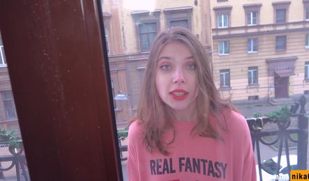 Питерский парень согрел членом молодую соседку