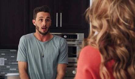 Как мамка соблазнила симпатичного бойфренда дочери на секс