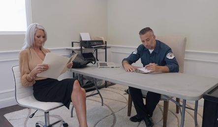 Зрелая жещина, нашла способ, как подкупить мужчину