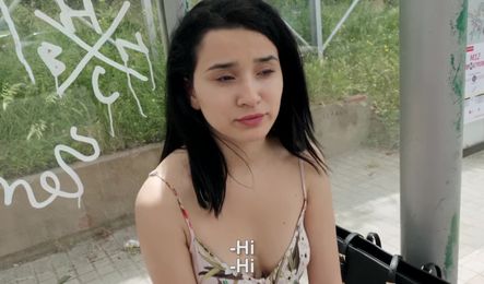 Молодая давалка не отказлась от легких денег за секс с незнакомцем