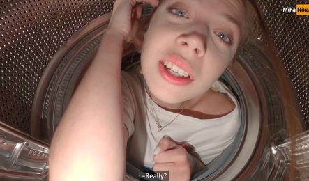 Как сводная сестра застряла в машинке брату на радость