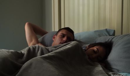 Сводный брат натянул худую сестру