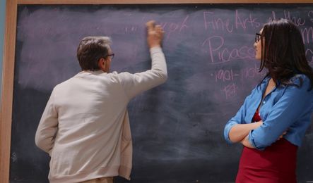 Зрелый студент захотел секса с молодой училкой