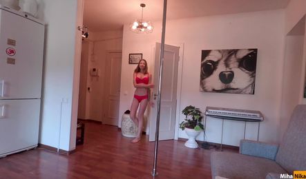 Молодая русская девушка повелась на секс