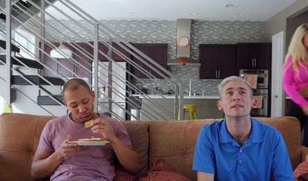 Пасынок даже не догадывается, какая похотливая у него мачеха