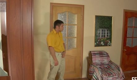 Зрелая русская училка отдалась студенту, когда узнала, что он хочет её