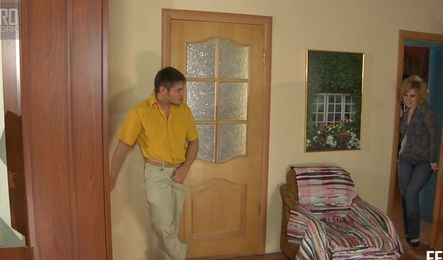 Зрелая русская училка отдалась студенту, когда узнала, что он хочет её