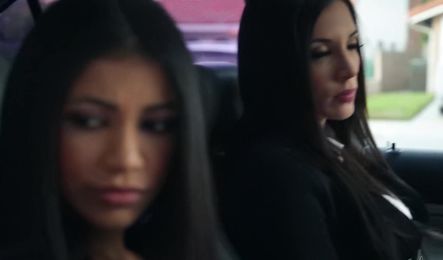 Опытная зрелая училка и молодая студентка остались один на один