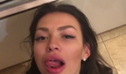 Частный секс с ссоседкой после вечеринки