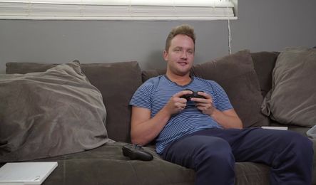 Смог довести до оргазма двух женщин, когда они стали приставать