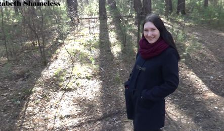 Русская простушка отсосала незнакомцу за 1К рублей