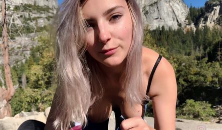 Красивый минет на фоне гор с симпатичной русской девушкой