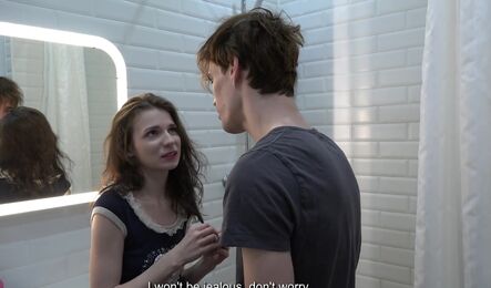 Отдал свою девушку и теперь смотрит как она изменяет у него на глазах - с разговорами