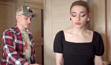 Как неверная русская девушка изменила парню с молодым масажистом