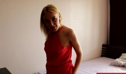 Русская милфа дала пасынку, когда мужа не было дома