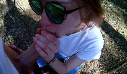 Позвала друга на прогулку в лес и там соблазнила на секс