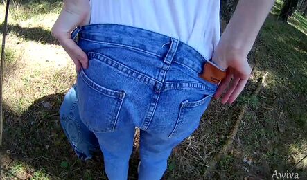 Позвала друга на прогулку в лес и там соблазнила на секс