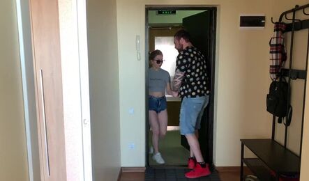 Соседка-любовница чуть не спалилась когда изменяла с чужим мужем