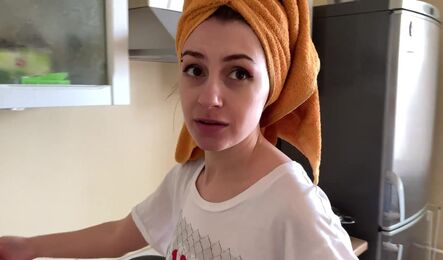 Соседка-любовница чуть не спалилась когда изменяла с чужим мужем