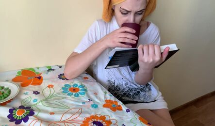 Соседка-любовница чуть не спалилась когда изменяла с чужим мужем