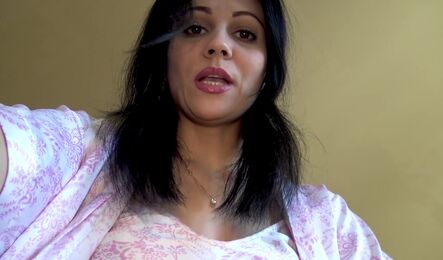 Русска мамка хочет куни и просит тебя полизать