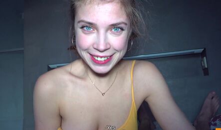 Как сводная сестра застряла под кроватью, а брат трахнул ее