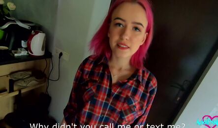 Зашла в гости на секс, пока парень ждет ее дома