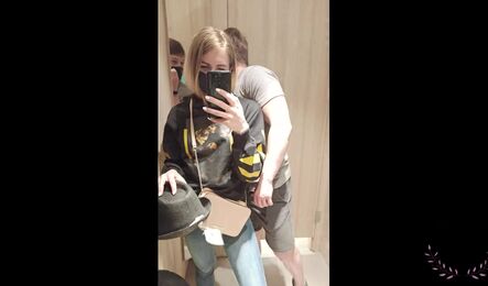 Русская пара занимается быстрым сексом в магазине