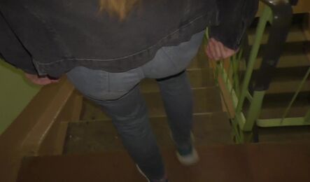 Пригласил подругу на секс в подъезде, потому что больше не было куда