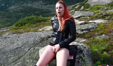 Прогулка горами закончилась мастурбацией