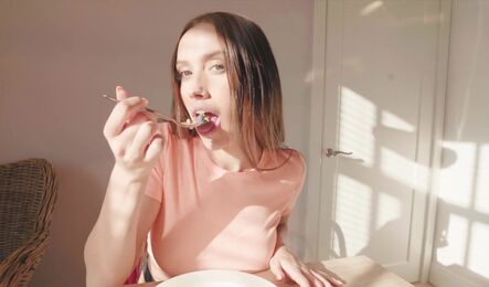 Устроил красивой девушке незабываемое утро