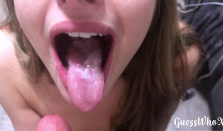 Увидел как девушка отдыхает и страшно захотел секса!