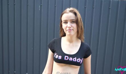 МОлодая давалка дала незнакомцу у него дома