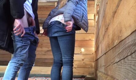 Русская пара занимается секом в одежде